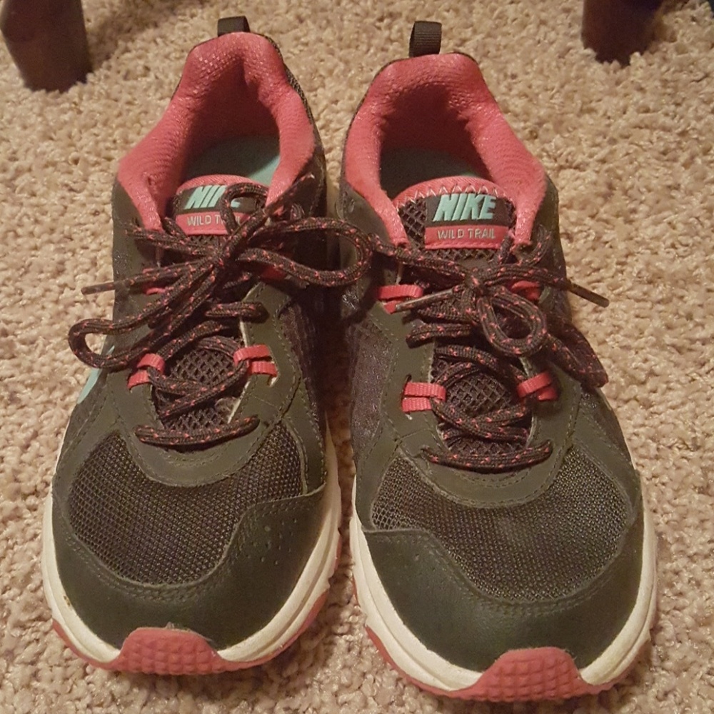 Nike sneakers GUC (FINAL MARKDOWN)